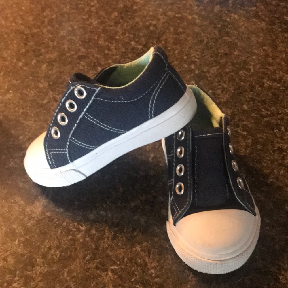 Shoes - Picture 2 of 2